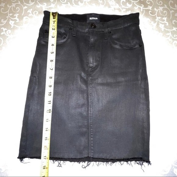 Hudson Jeans Robbie Mid-rise Pencil Mini Skirt With Raw Hem - Picture 11 of 16